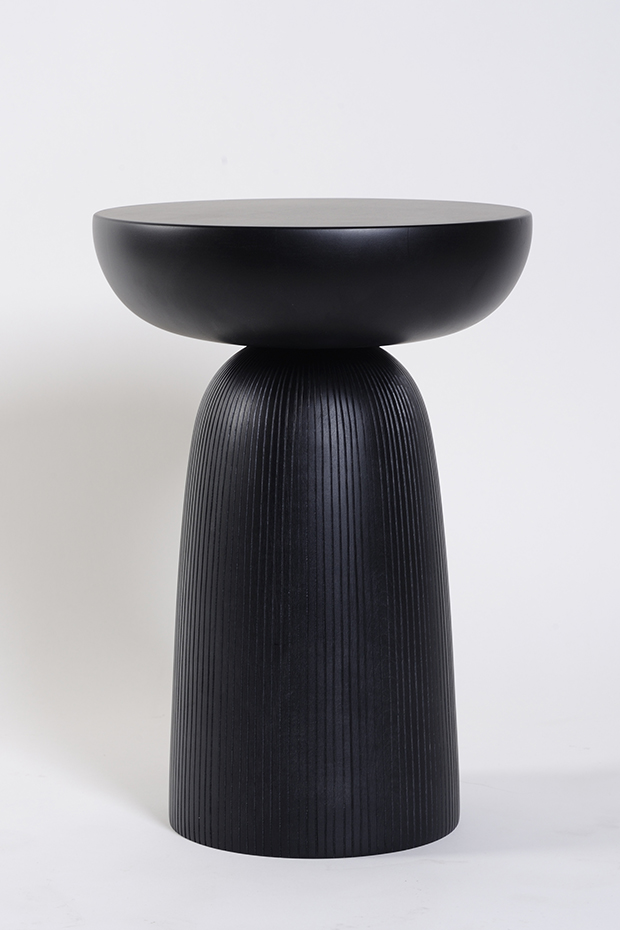 alt="tabouret bout de canapé design bois noir déco"