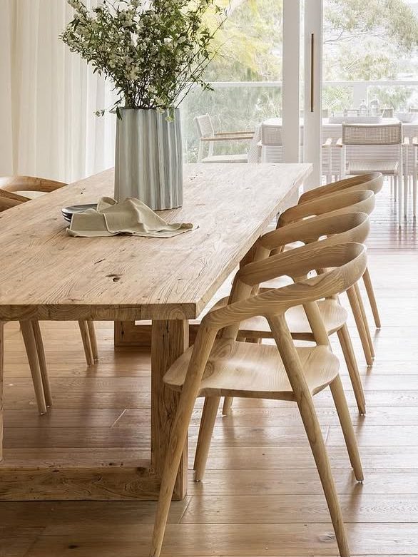 alt="salle à manger bois nature chaleureux chaleureux campagne chic"