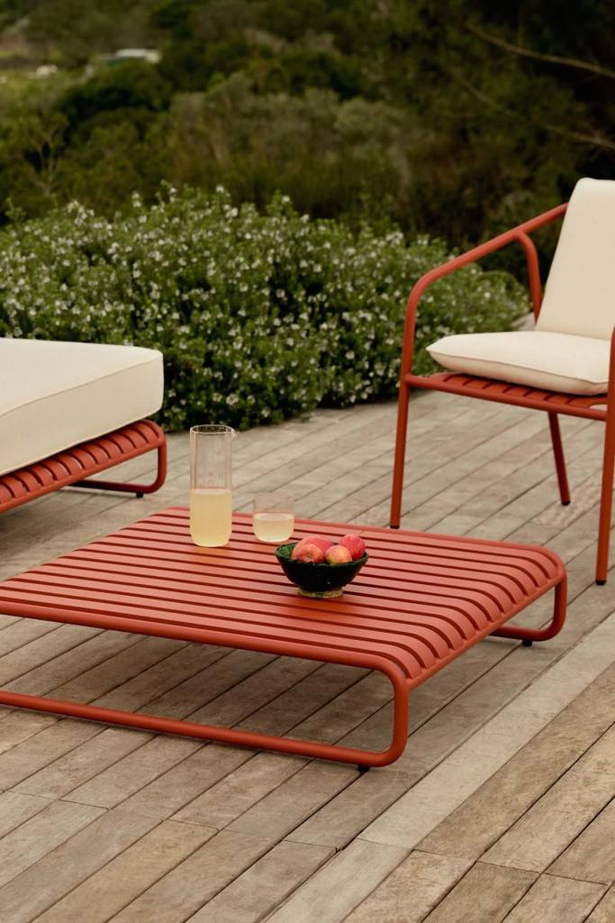 alt =  aménagement décoration espace extérieur mobilier design coloré